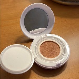 Em Cosmetics “Aura” Cushion Highlighter